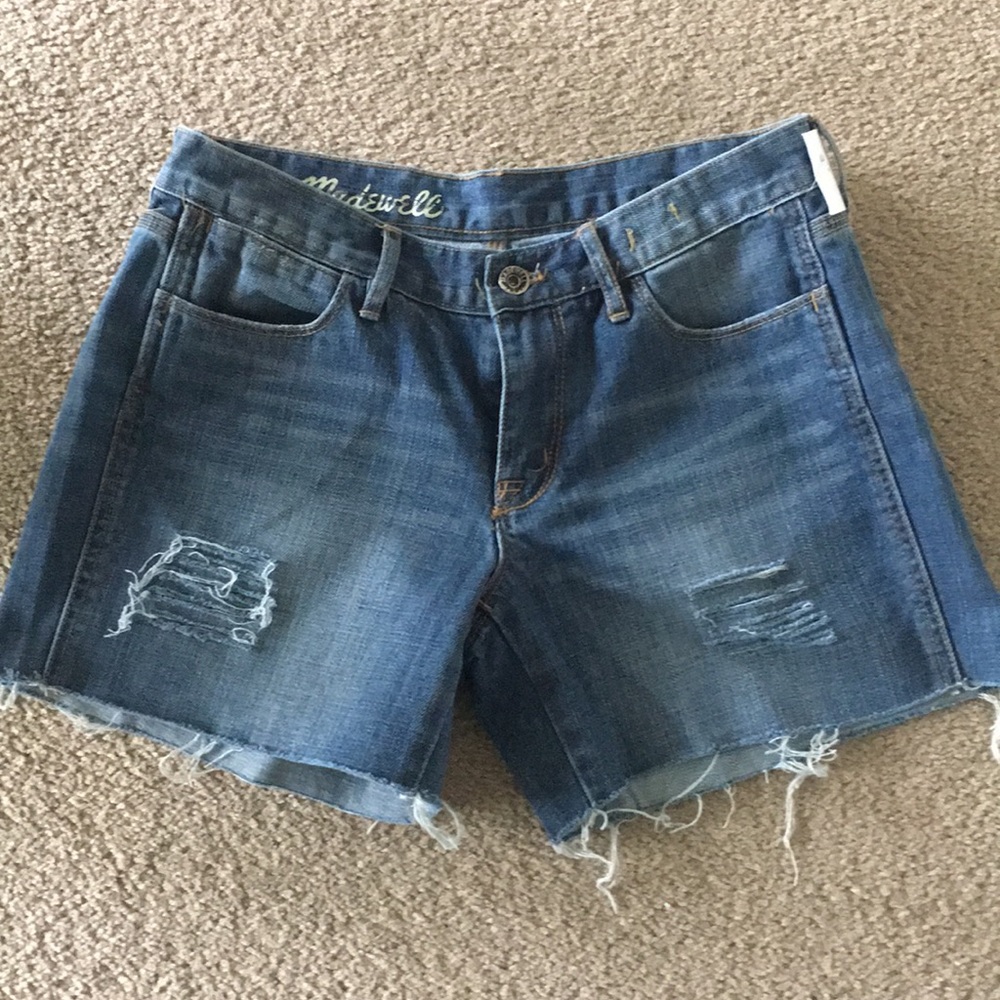 “Madewell” distressed jean shorts; size 28